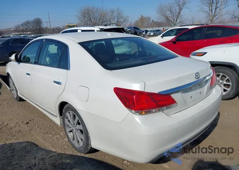 2011 Toyota Avalon Limited z USA, uszkodzony, nr VIN 4T1BK3DB9BU435090